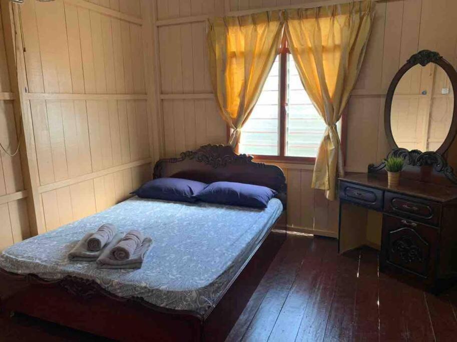 Orked Lycaste Wooden Village Chalet Kuala Terengganu Exterior foto